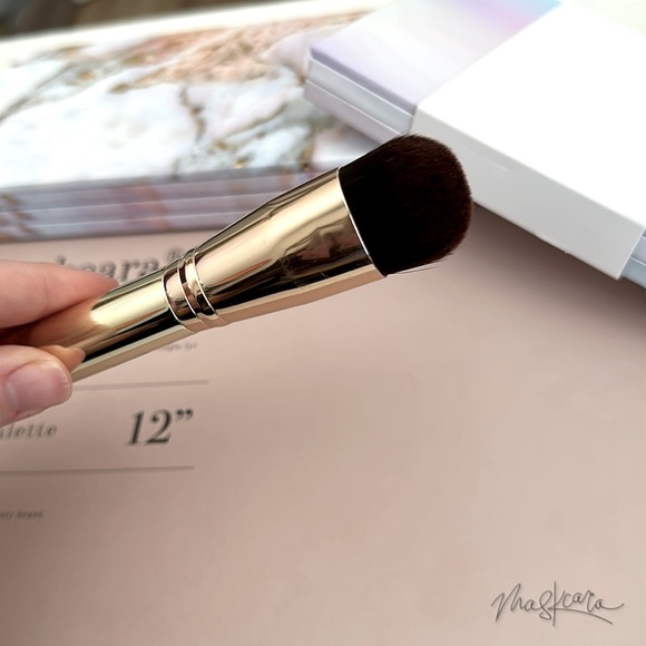 Maskcara branded Gold Powder Power Brush Powder Brush Seint BRAND NEW - Picture 4 of 4